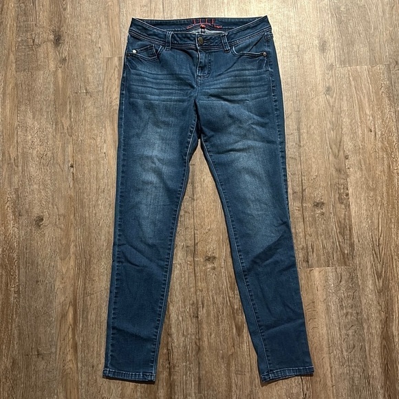 ELLE DARK WASH SKINNY JEANS (8) - Picture 1 of 7